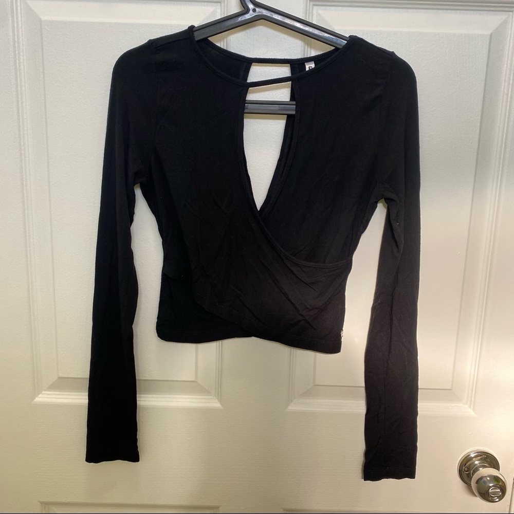 Fabletics Keyhole Cropped Long Sleeve Top
